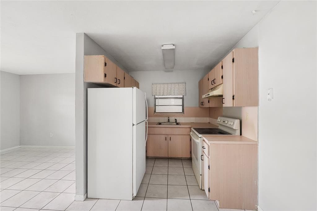1925 Madison Street 14, Hollywood, FL 33020 — photo 5 of 9