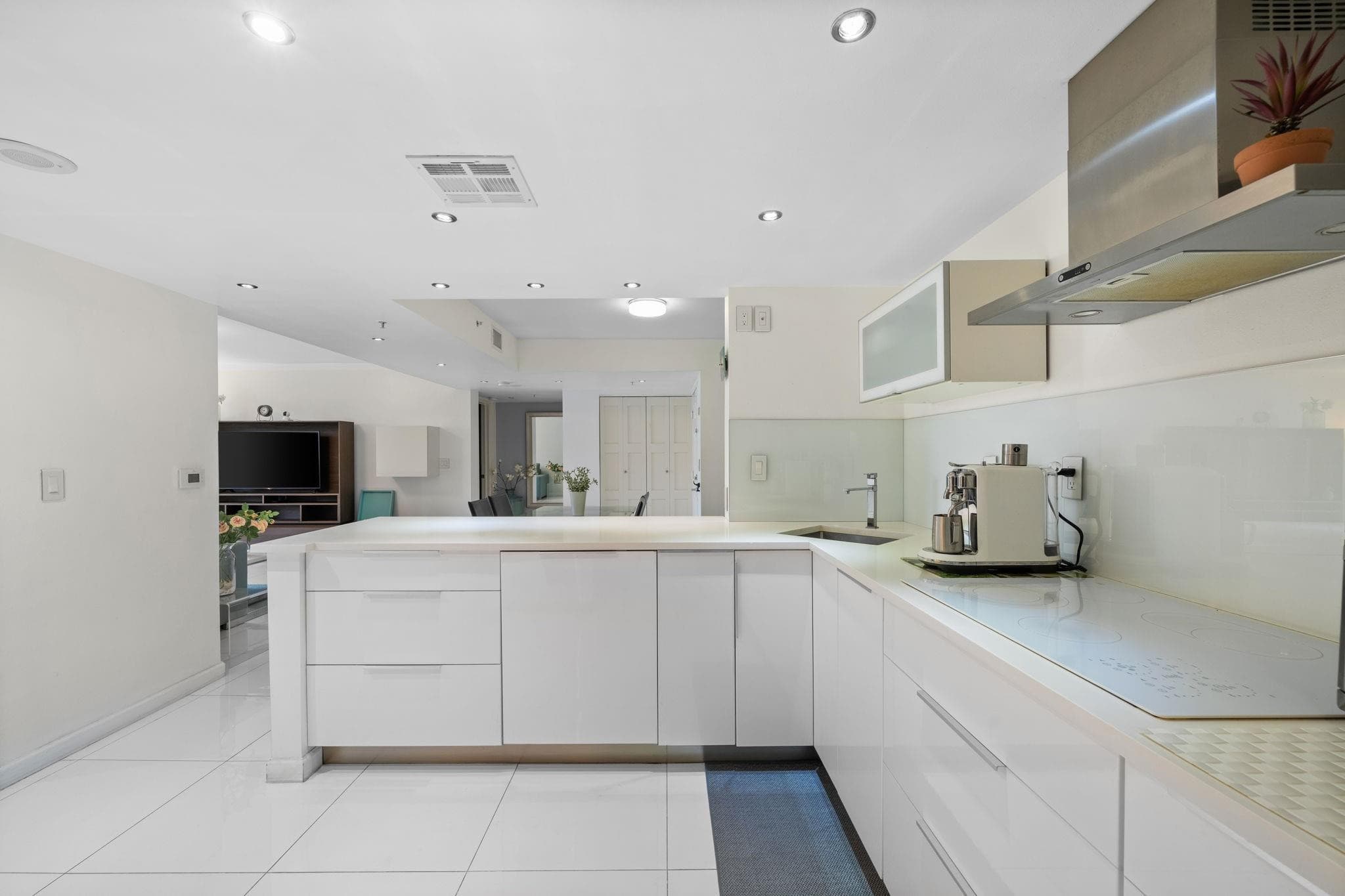 520 SE 5th Avenue 2406, Fort Lauderdale, FL 33301 — photo 2 of 53