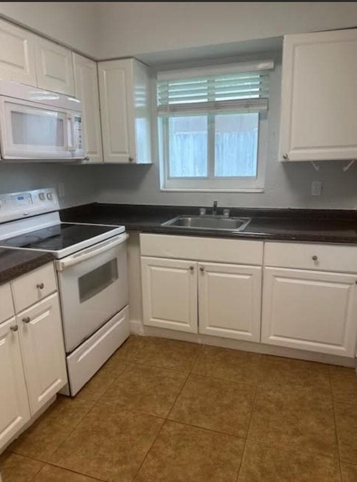 332 SW 2nd Place 3, Pompano Beach, FL 33060 — photo 1 of 13