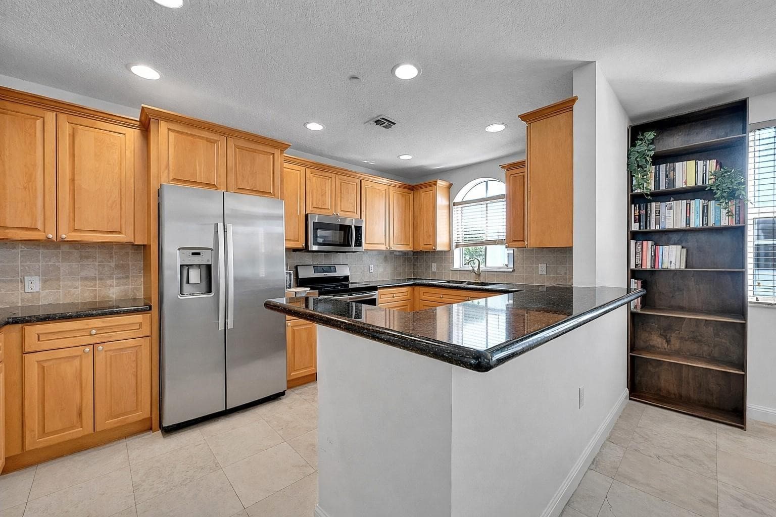 1614 NE 9th Street, Fort Lauderdale, FL 33304 — photo 11 of 31