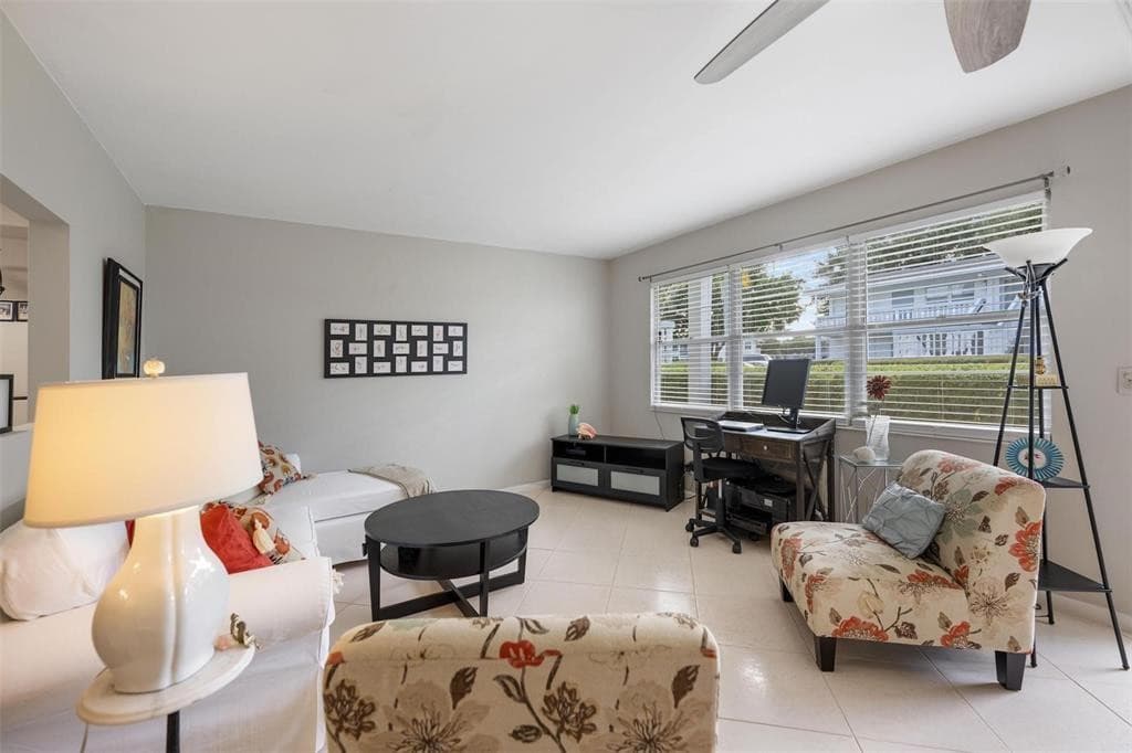 194 Newport L 194, Deerfield Beach, FL 33442 — photo 2 of 27
