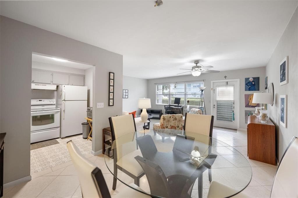 194 Newport L 194, Deerfield Beach, FL 33442 — photo 5 of 27