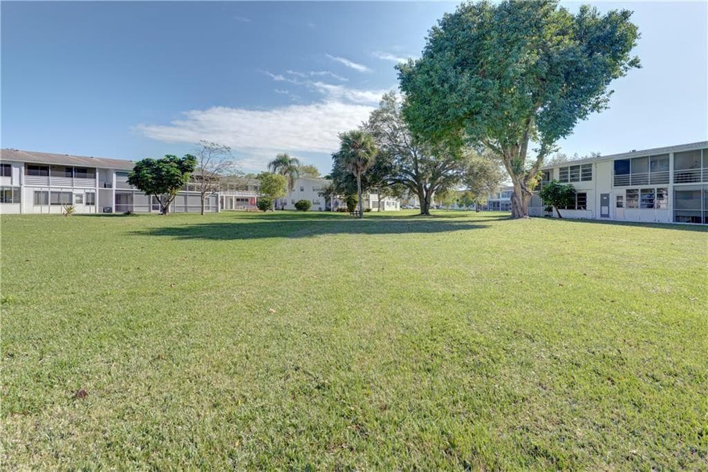 194 Newport L 194, Deerfield Beach, FL 33442 — photo 13 of 27