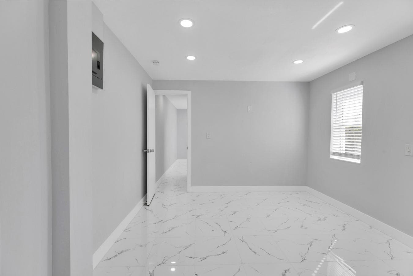 851 NW 4th Avenue, Pompano Beach, FL 33060 — photo 8 of 24