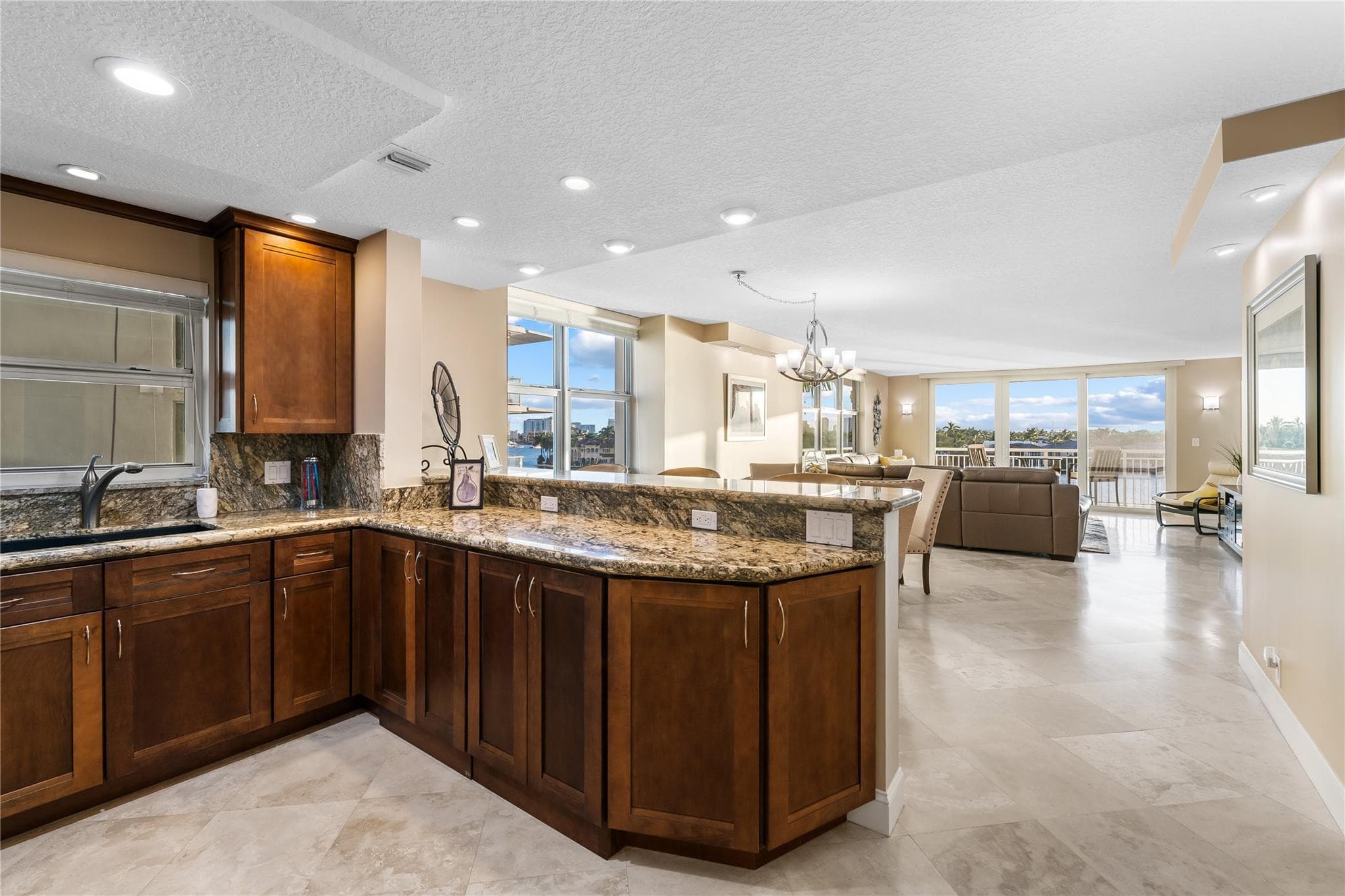 511 Bayshore Drive 501, Fort Lauderdale, FL 33304 — photo 4 of 43
