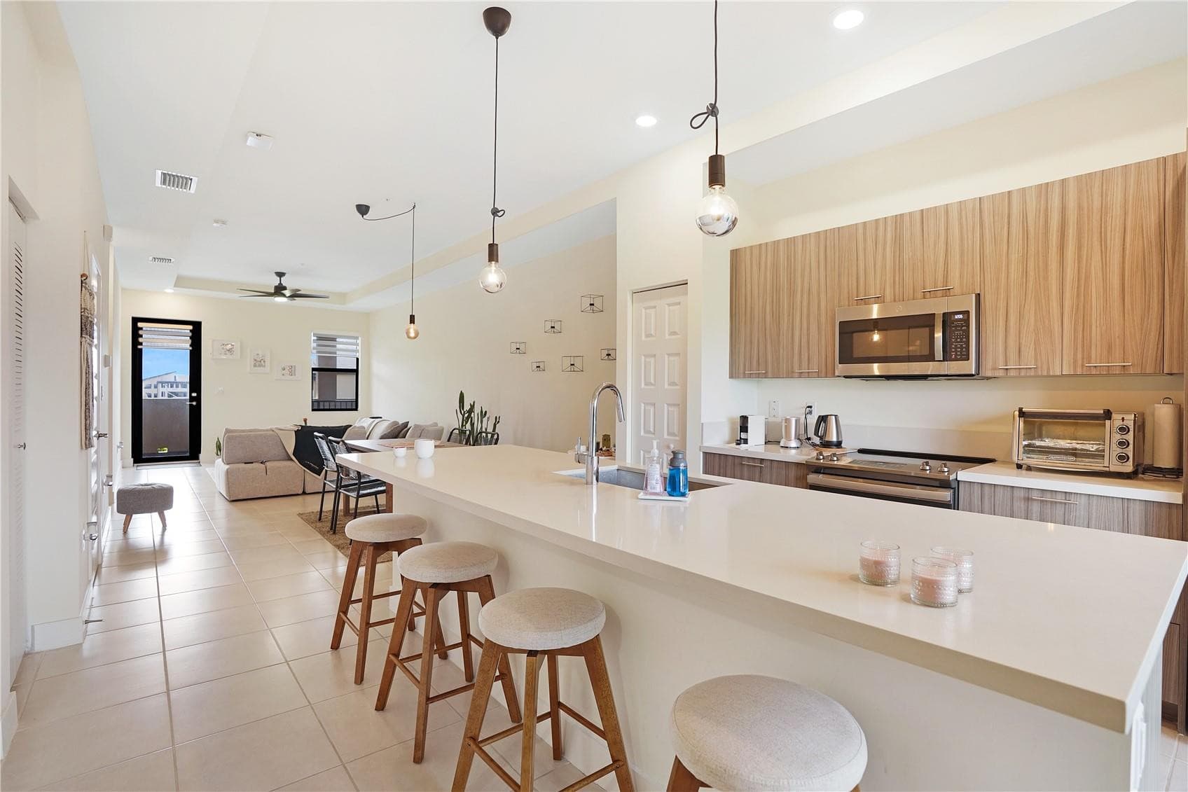8195 NW 104th Avenue 32, Doral, FL 33178 — photo 4 of 8