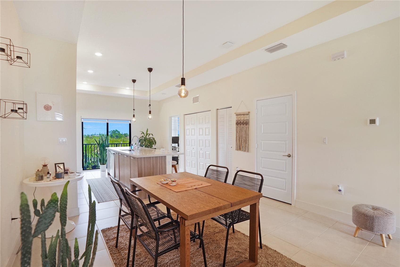 8195 NW 104th Avenue 32, Doral, FL 33178 — photo 6 of 8