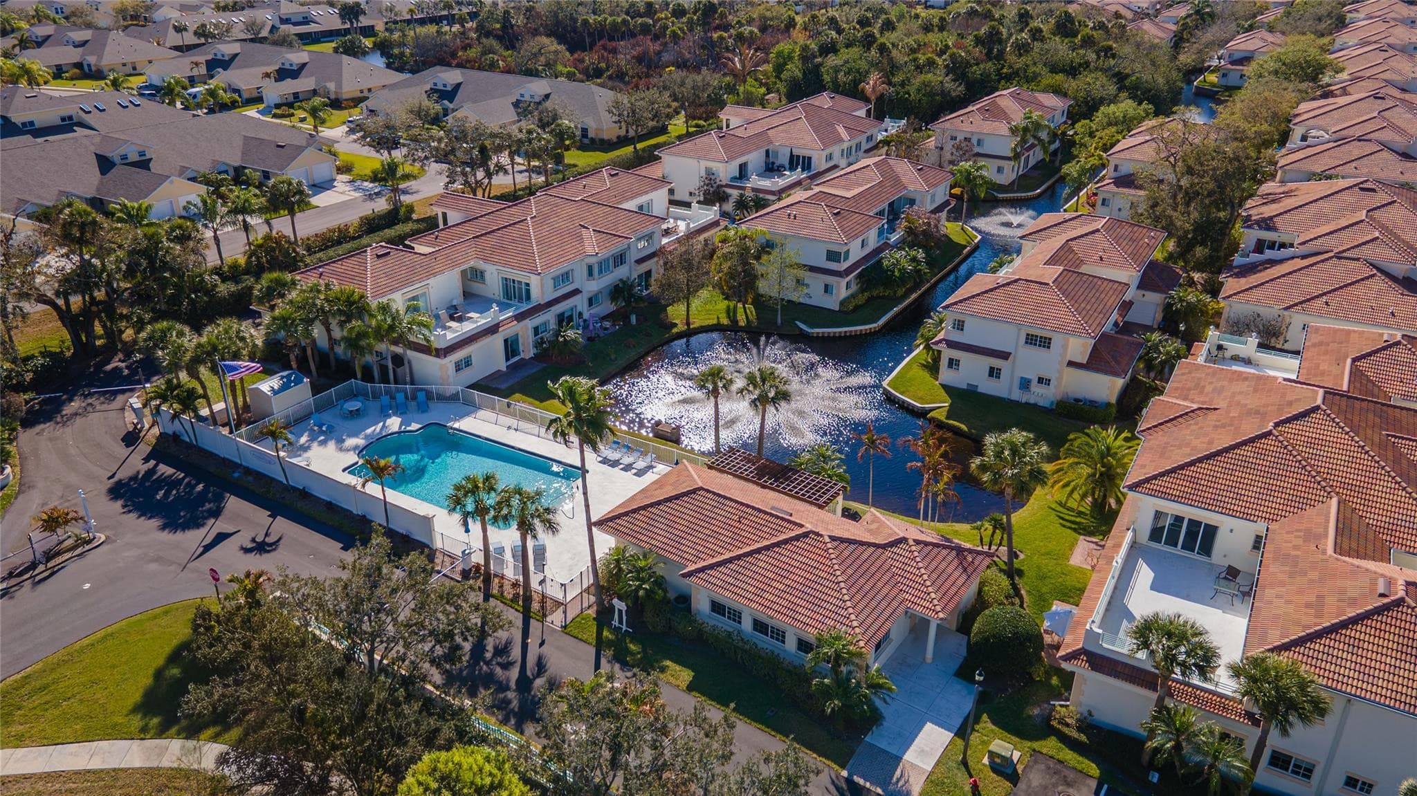504 7th Square 103, Vero Beach, FL 32962 — photo 1 of 30