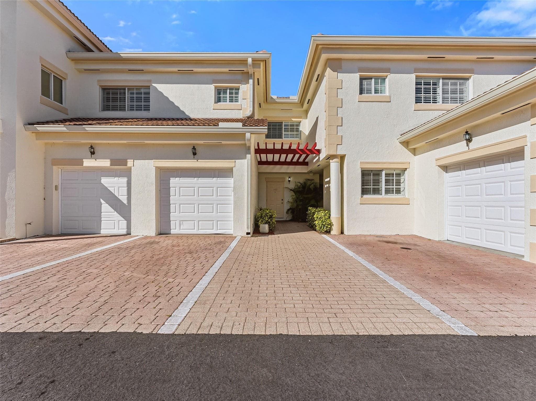 504 7th Square 103, Vero Beach, FL 32962 — photo 2 of 30