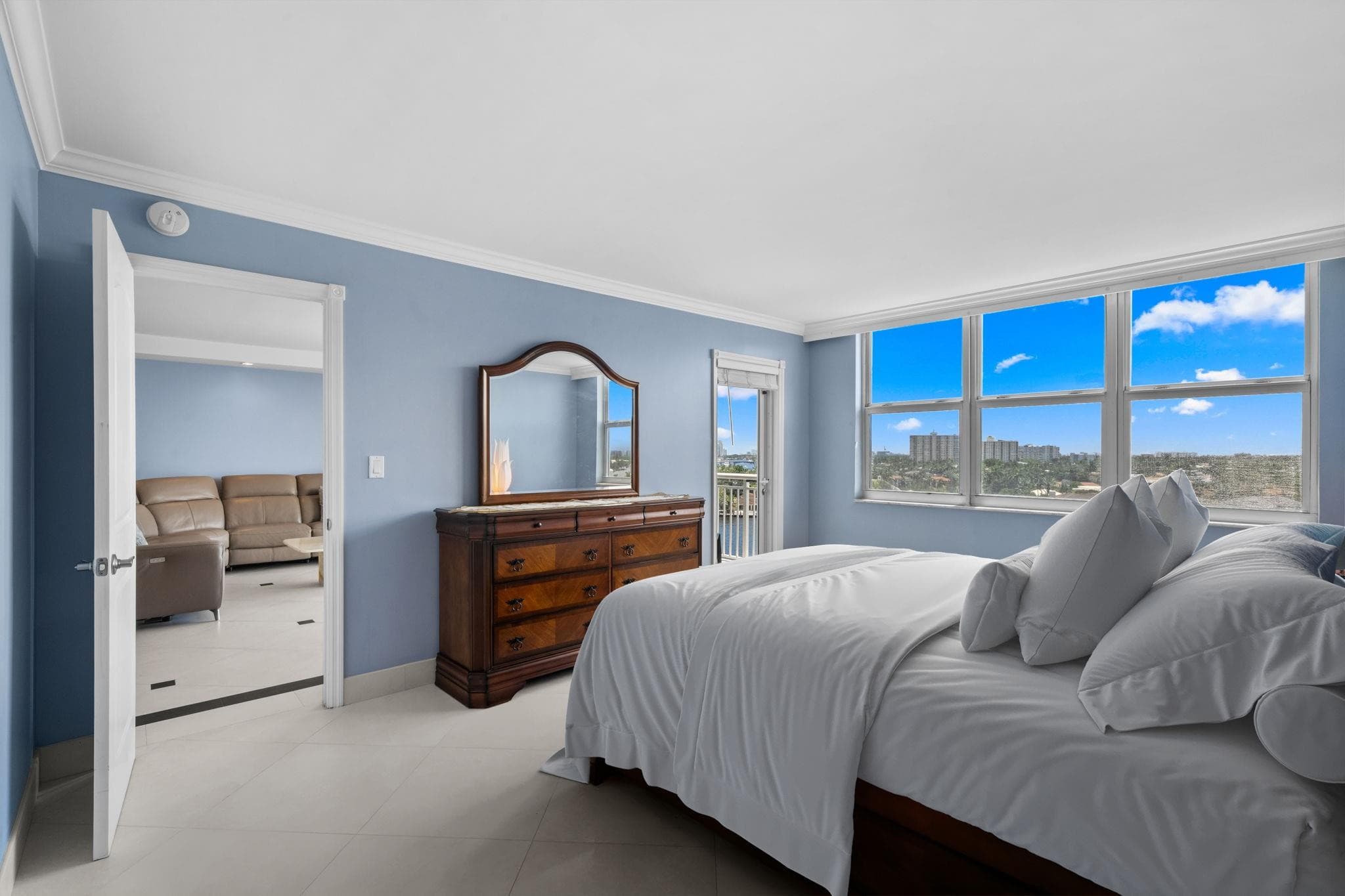 511 Bayshore Drive 904, Fort Lauderdale, FL 33304 — photo 11 of 62