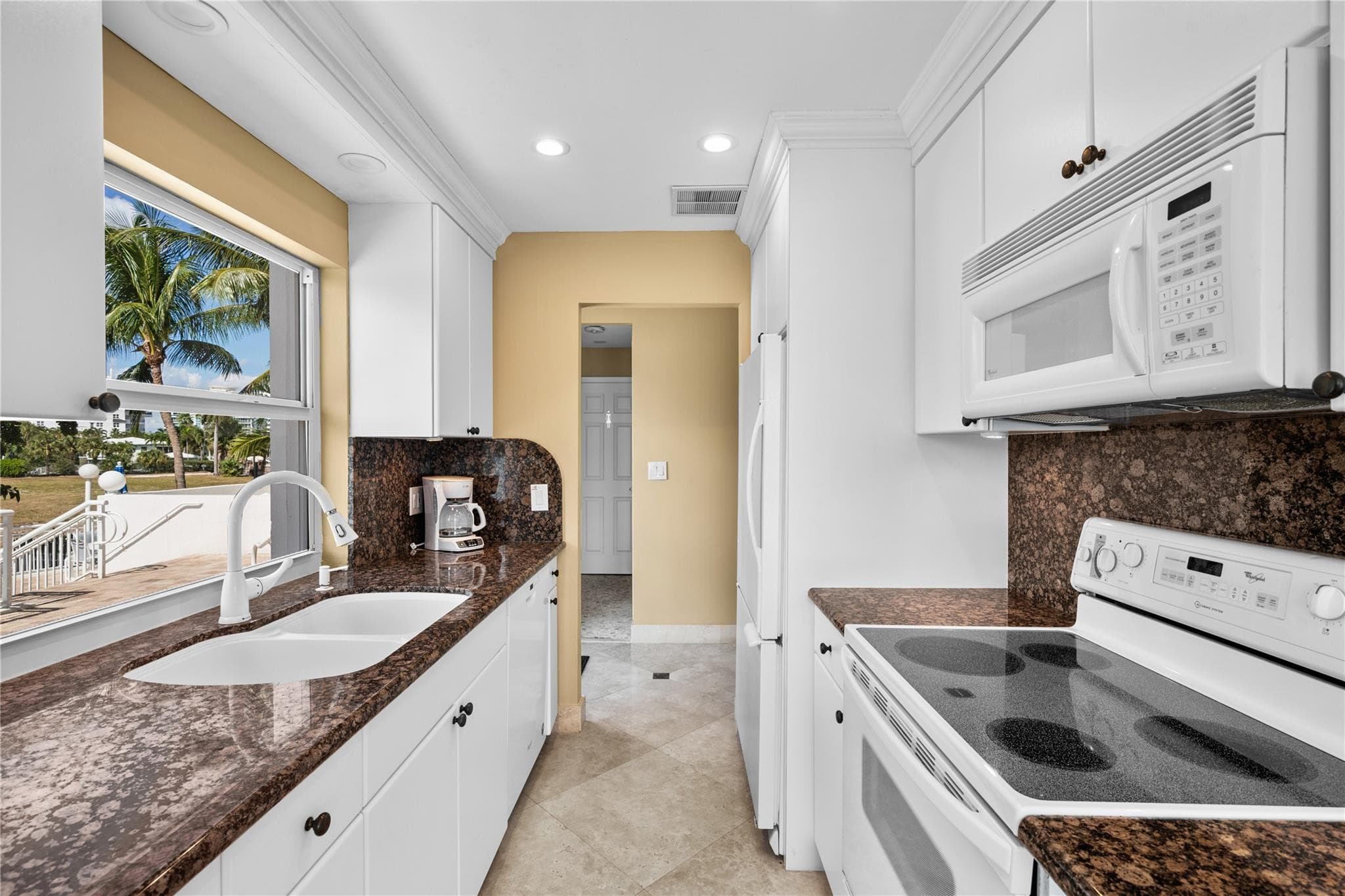 511 Bayshore Drive 904, Fort Lauderdale, FL 33304 — photo 34 of 62