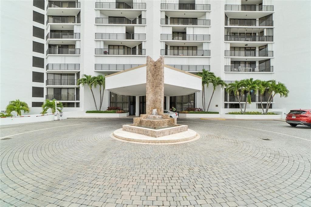 300 Three Islands Boulevard 306, Hallandale Beach, FL 33009 — photo 32 of 58