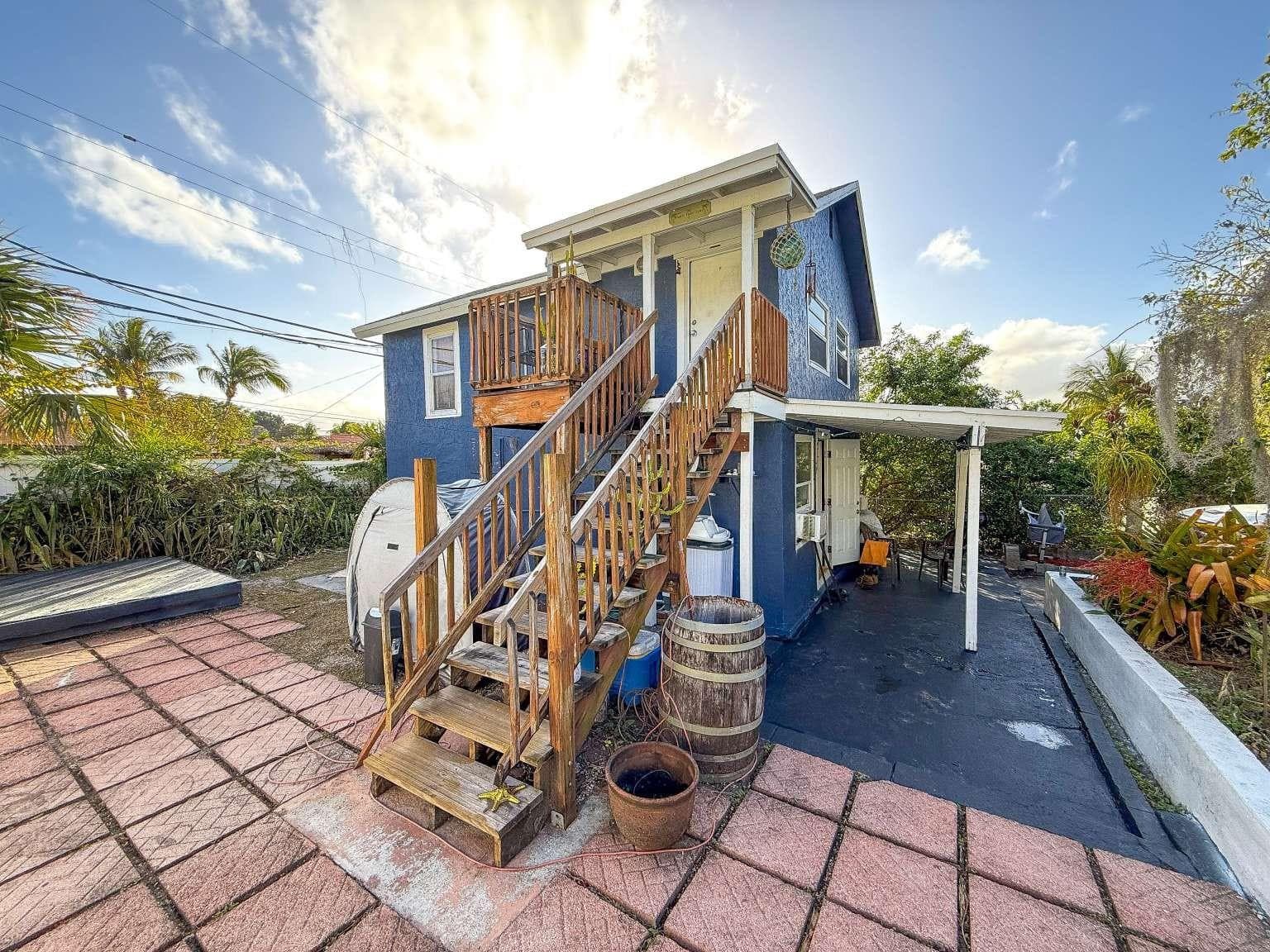 920 Selkirk Street, West Palm Beach, FL 33405 — photo 1 of 9