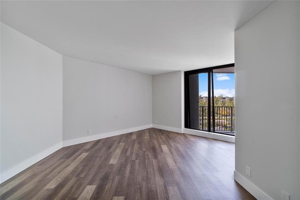 300 Three Islands Boulevard 306, Hallandale Beach, FL 33009 — photo 16 of 58