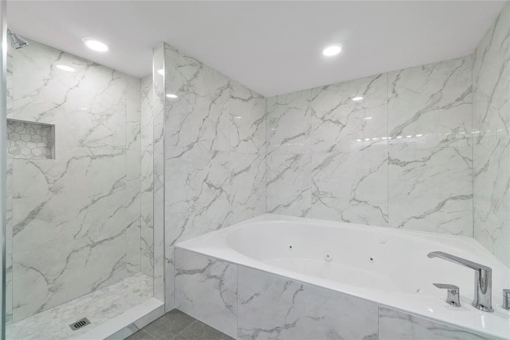 300 Three Islands Boulevard 306, Hallandale Beach, FL 33009 — photo 18 of 58