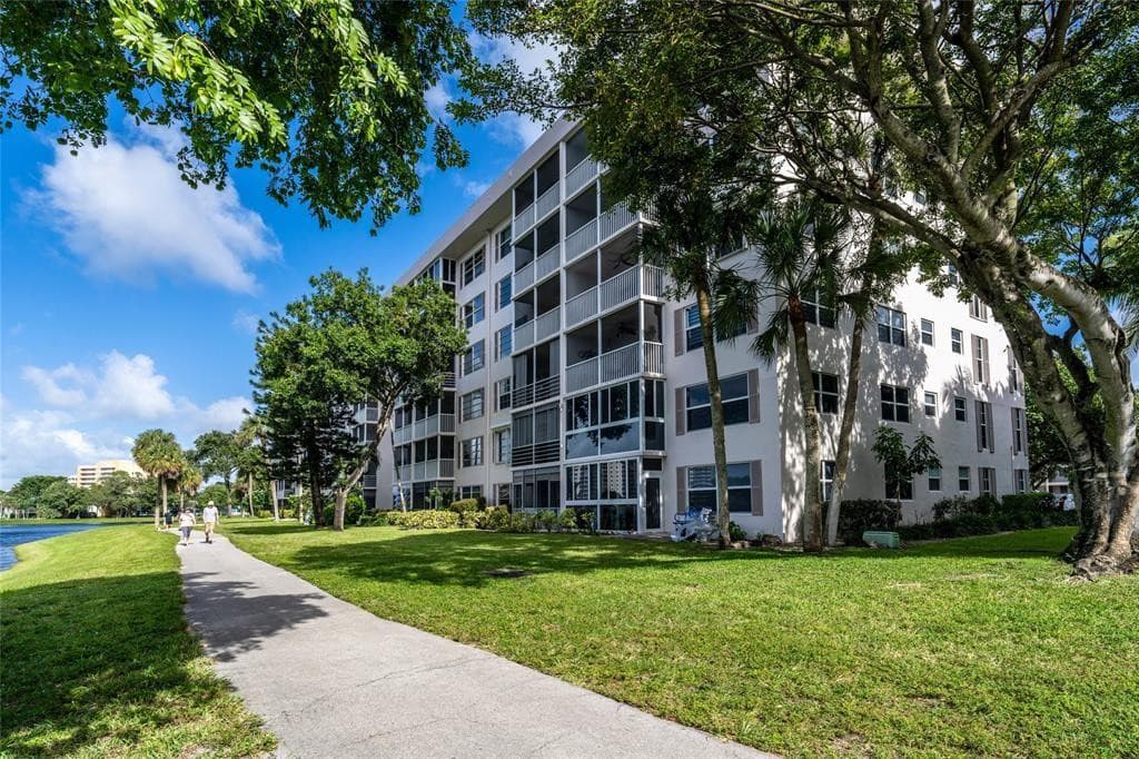 2801 N Palm Aire Drive 205, Pompano Beach, FL 33069 — photo 39 of 46