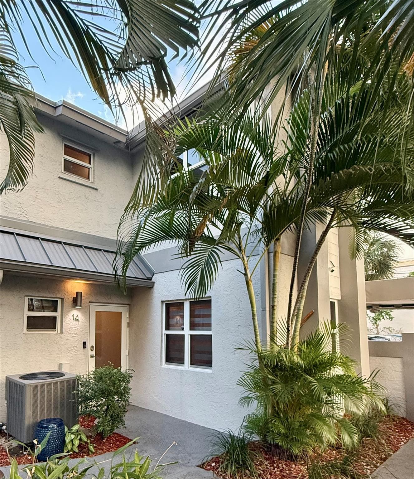 801 SE 16th Court 14, Fort Lauderdale, FL 33316 — photo 2 of 49