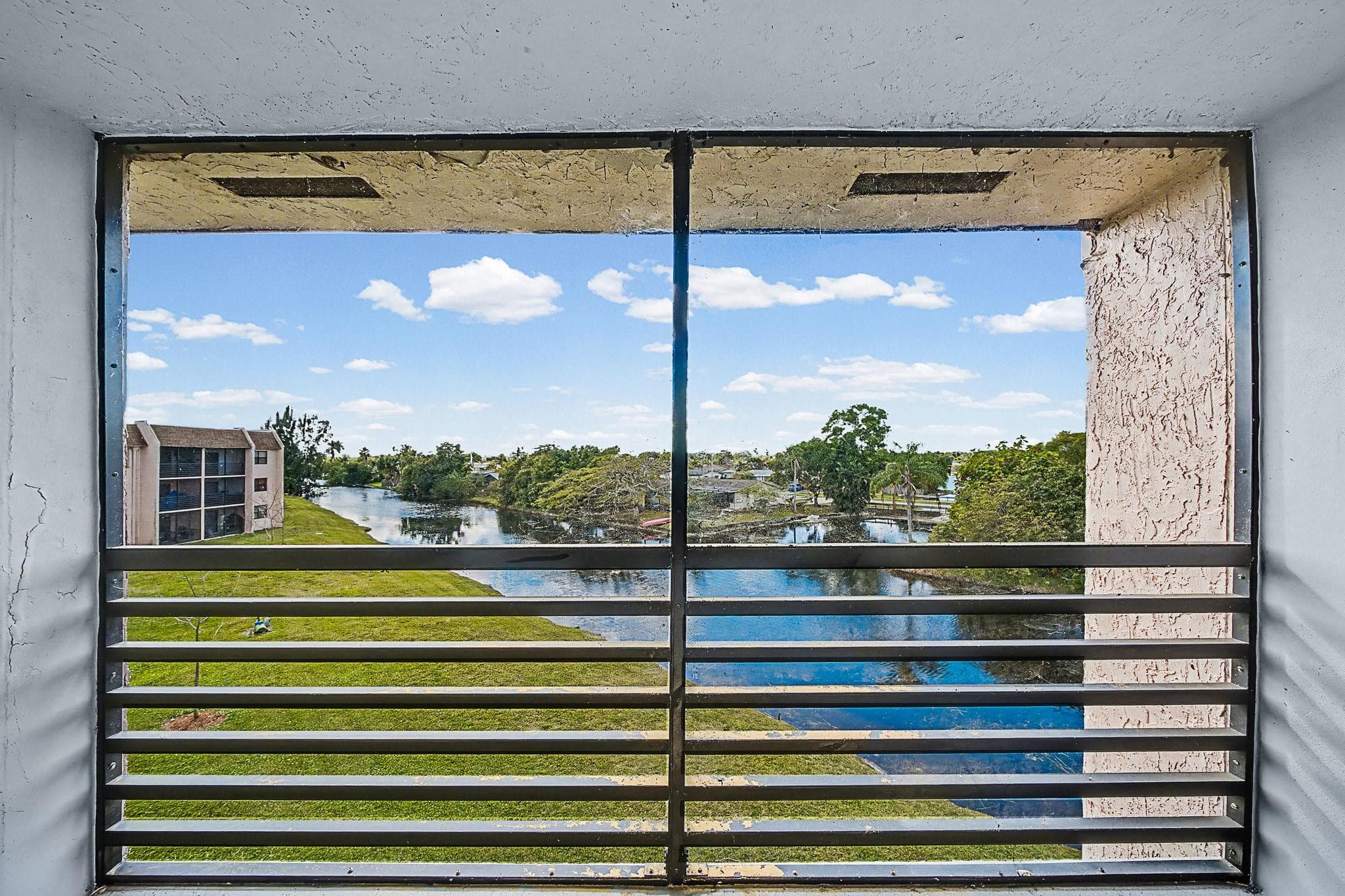 10466 Sunrise Lakes Boulevard 312, Sunrise, FL 33322 — photo 1 of 57