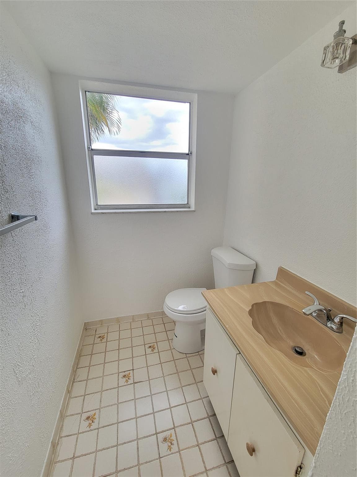 497 Lake Dora Drive 497, West Palm Beach, FL 33411 — photo 7 of 30