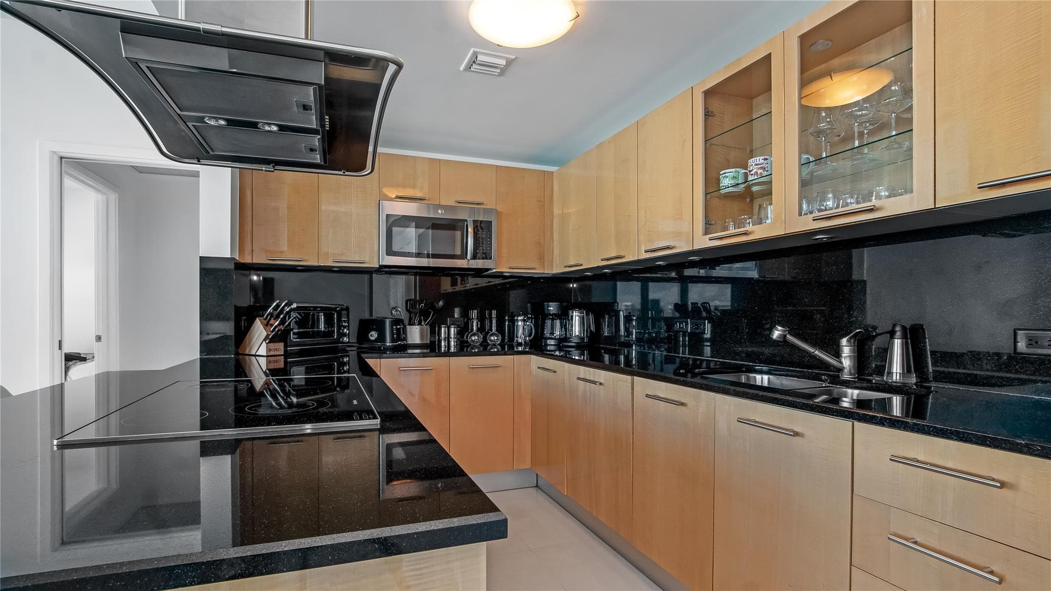6899 Collins Avenue 1203, Miami Beach, FL 33141 — photo 15 of 35