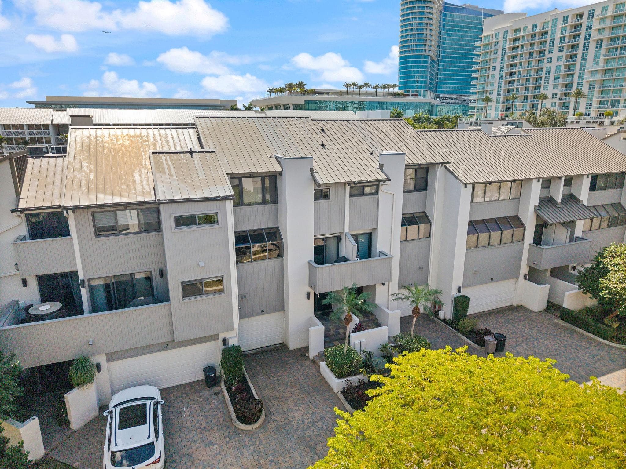 16 Portside Drive 16c, Fort Lauderdale, FL 33316 — photo 27 of 76