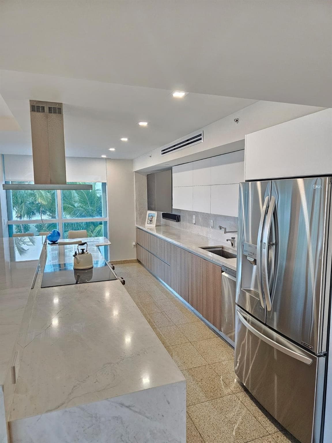 16500 Collins Avenue 356, Sunny Isles Beach, FL 33160 — photo 2 of 8