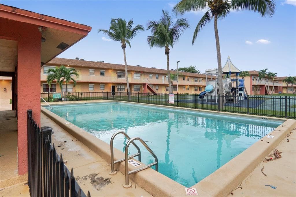 101 NE 41st Street F101, Oakland Park, FL 33334 — photo 3 of 10