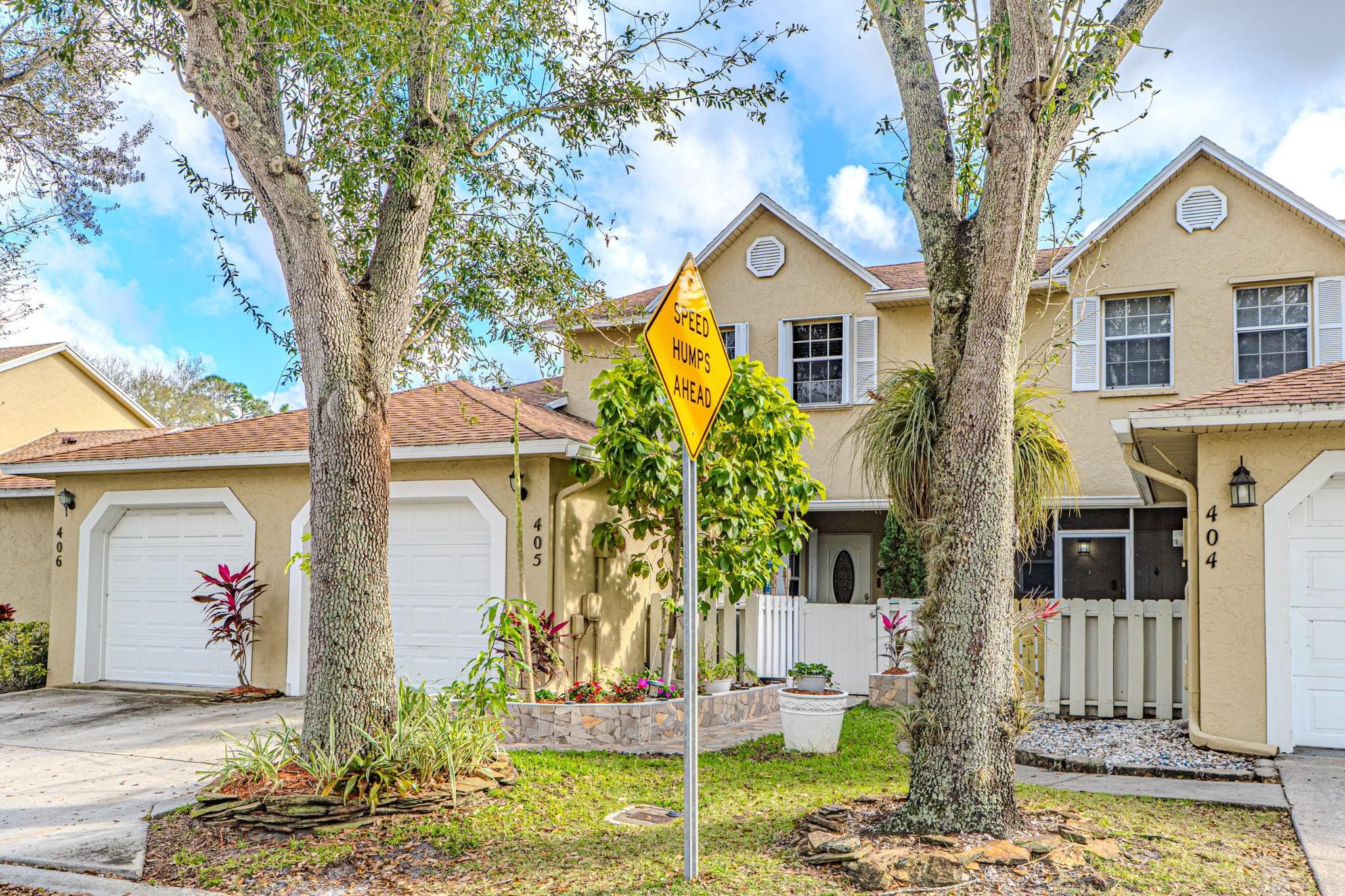 405 Maplewood Drive 405, Greenacres, FL 33415 — photo 2 of 30