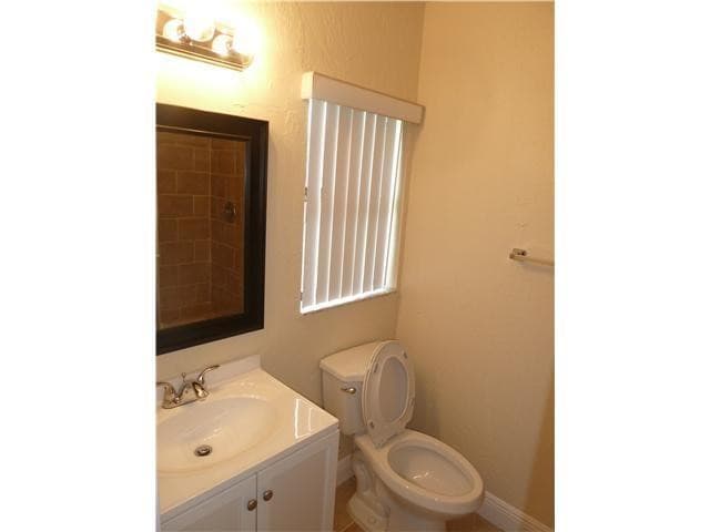 Townhouse in Sunrise — photo 4 of 12