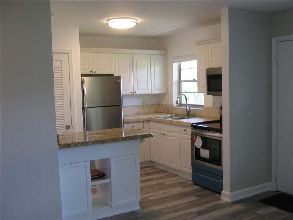 5162 NE 6th Avenue 317, Oakland Park, FL 33334 — photo 1 of 34