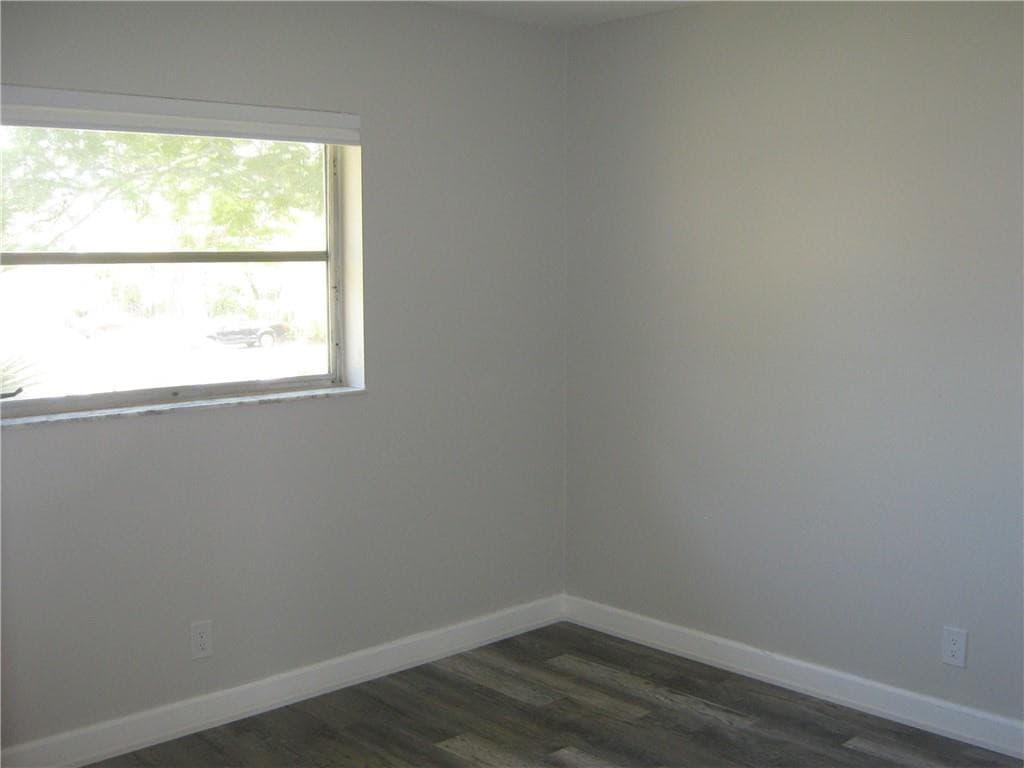 5162 NE 6th Avenue 317, Oakland Park, FL 33334 — photo 10 of 34