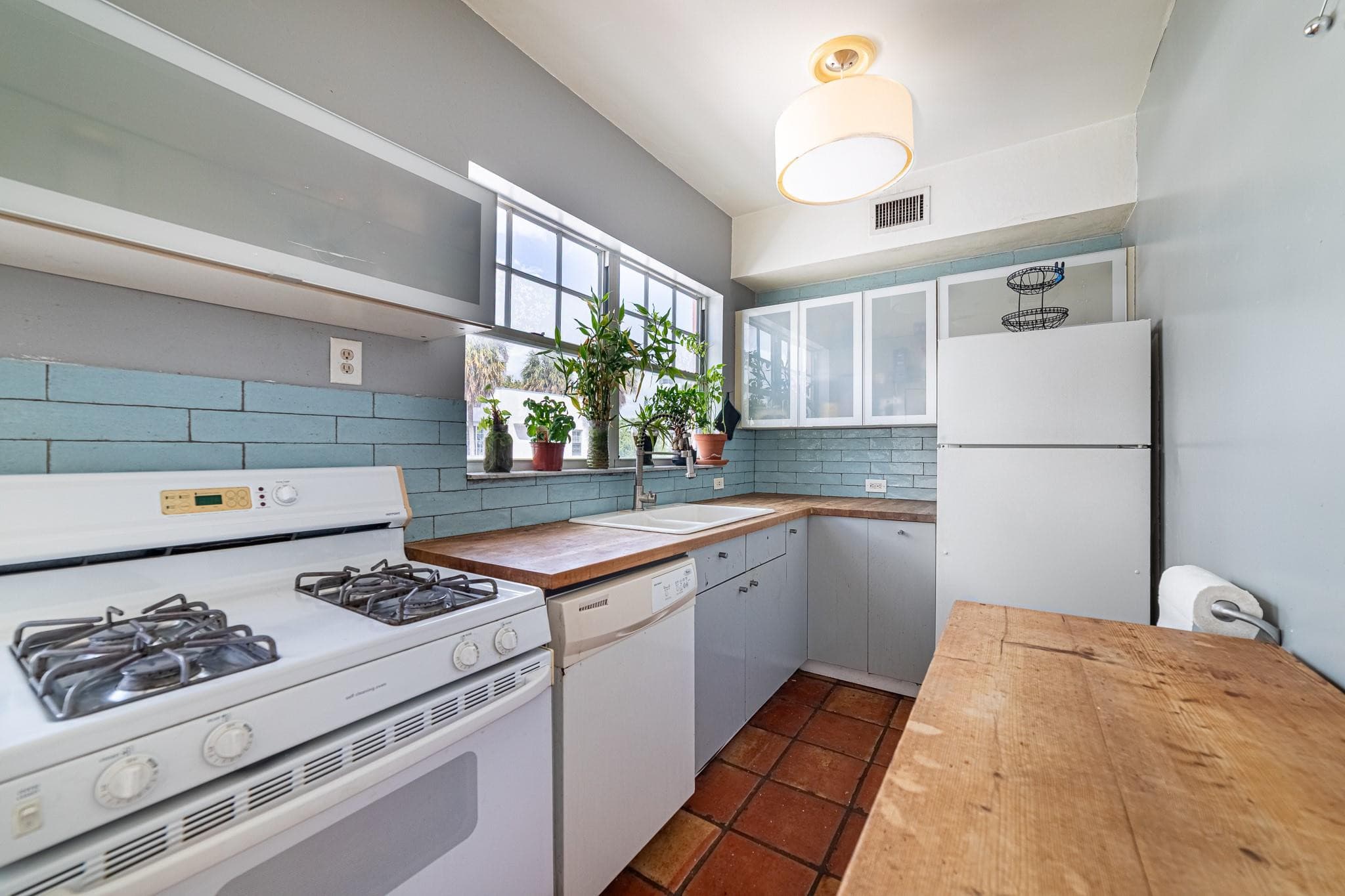 758 Meridian Avenue 8, Miami Beach, FL 33139 — photo 4 of 25