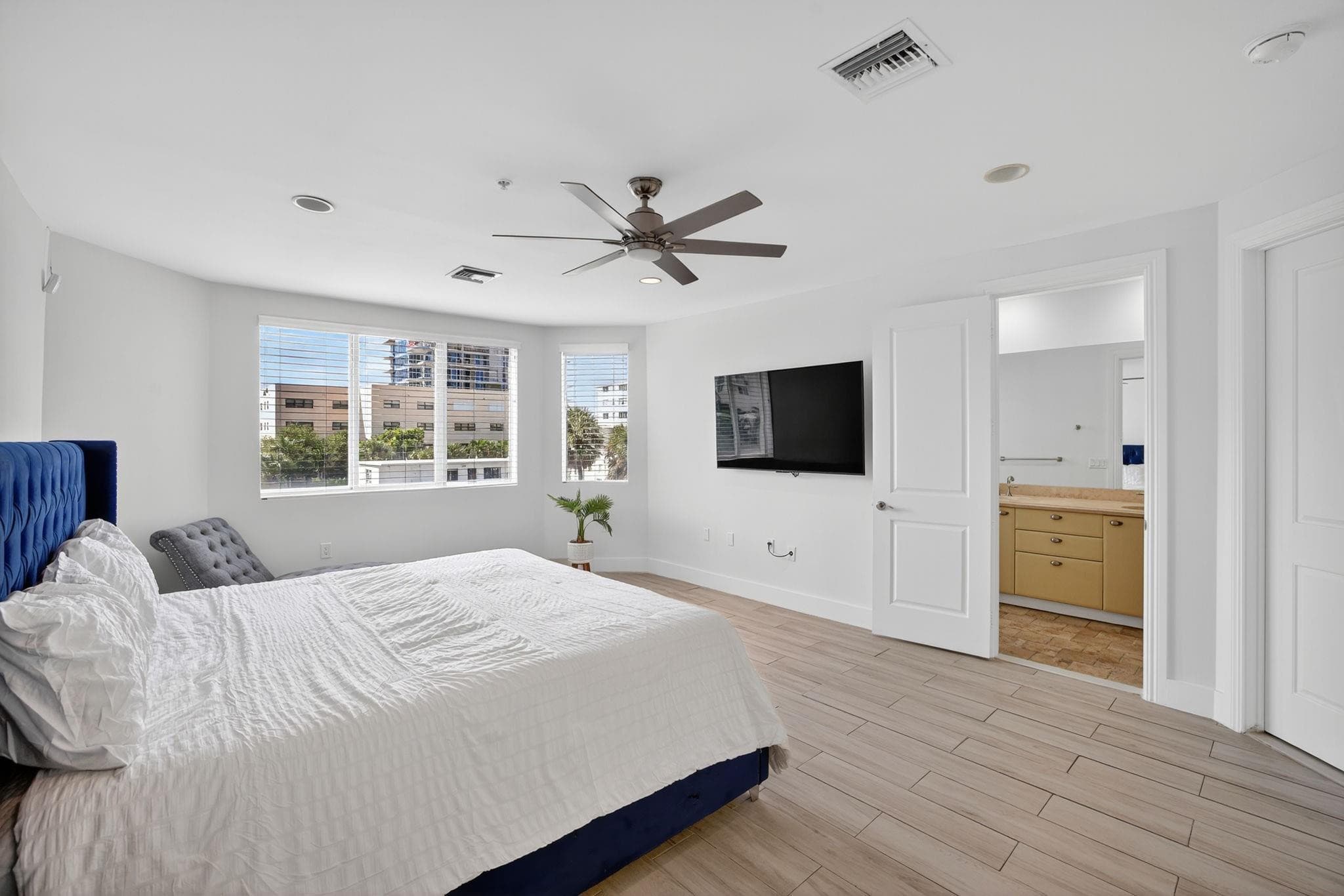 508 N Birch Road 508, Fort Lauderdale, FL 33304 — photo 29 of 84