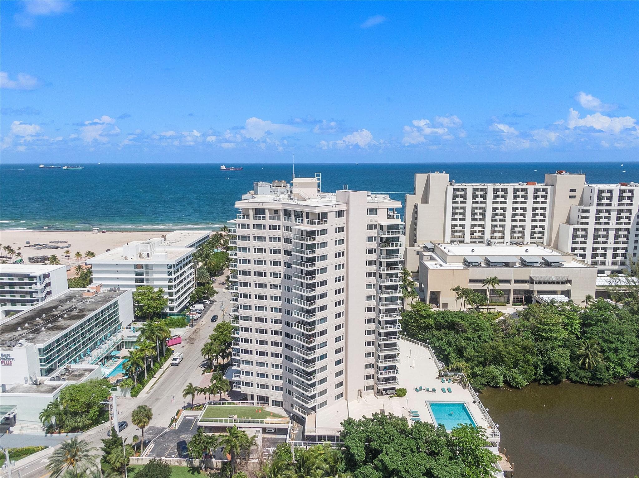 3000 Holiday Drive 1801, Fort Lauderdale, FL 33316 — photo 1 of 39