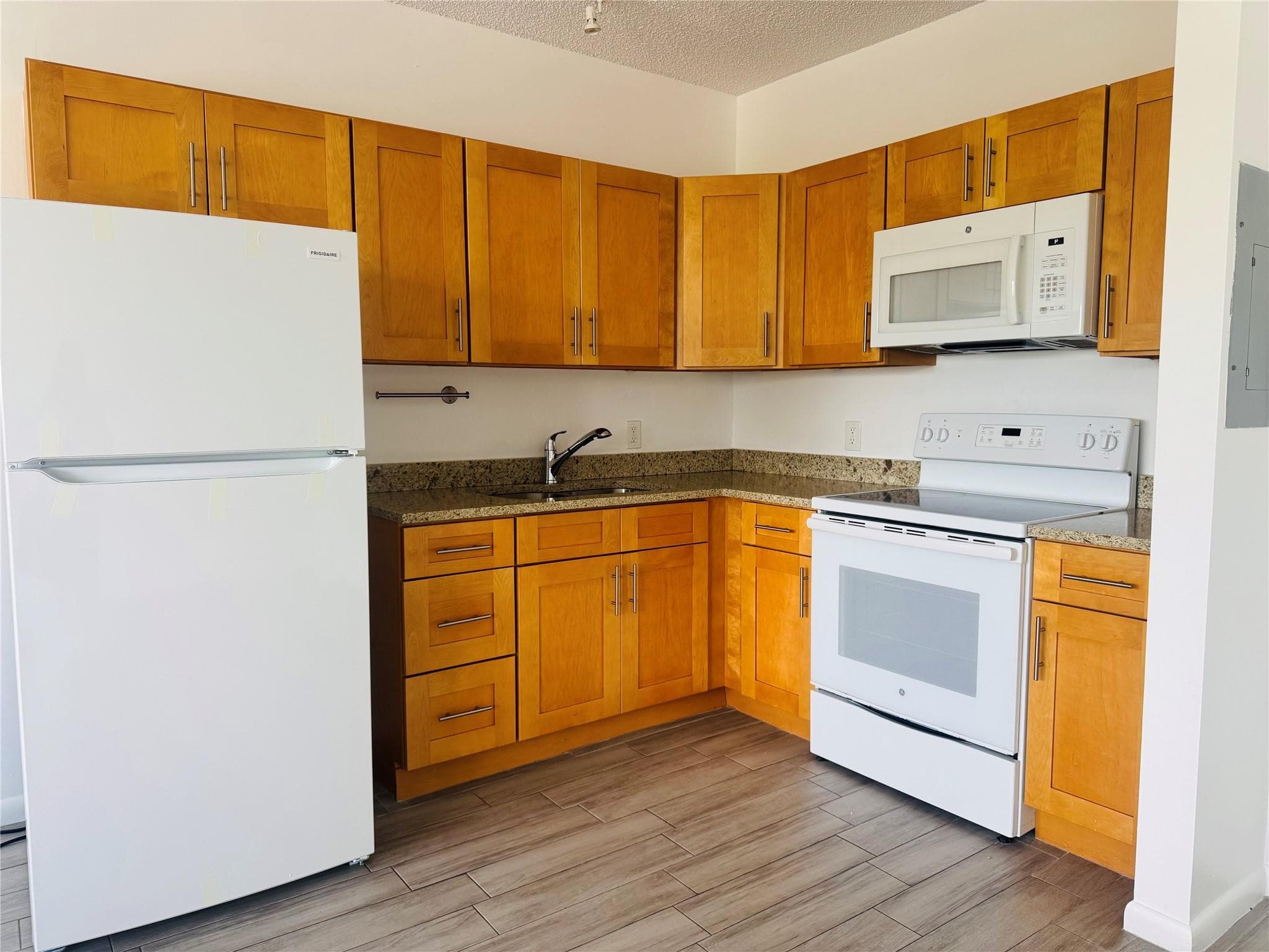 229 E Commercial Boulevard 2, Lauderdale-By-The-Sea, FL 33308 — photo 5 of 8