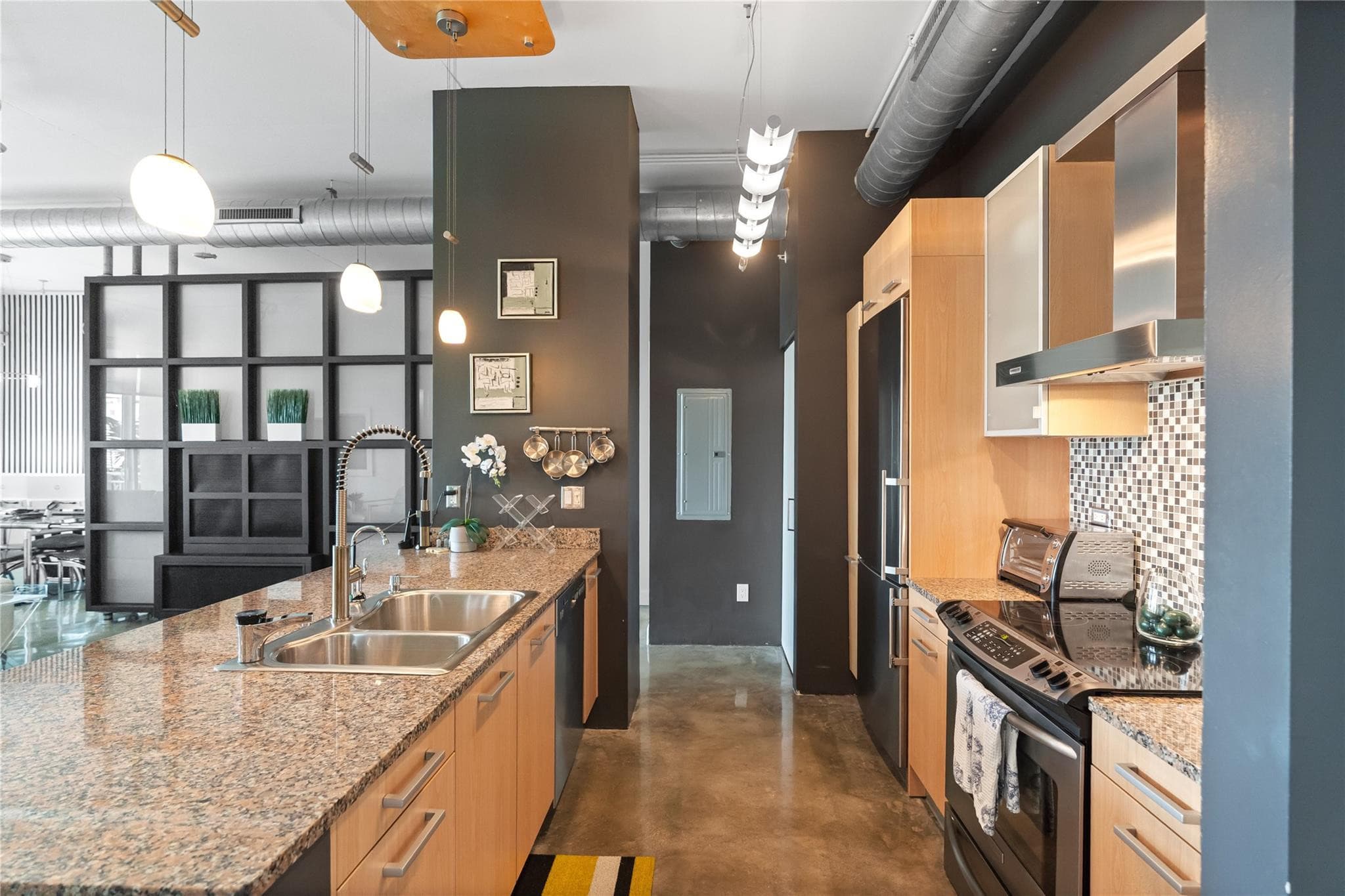 313 NE 2nd Street 405, Fort Lauderdale, FL 33301 — photo 11 of 50