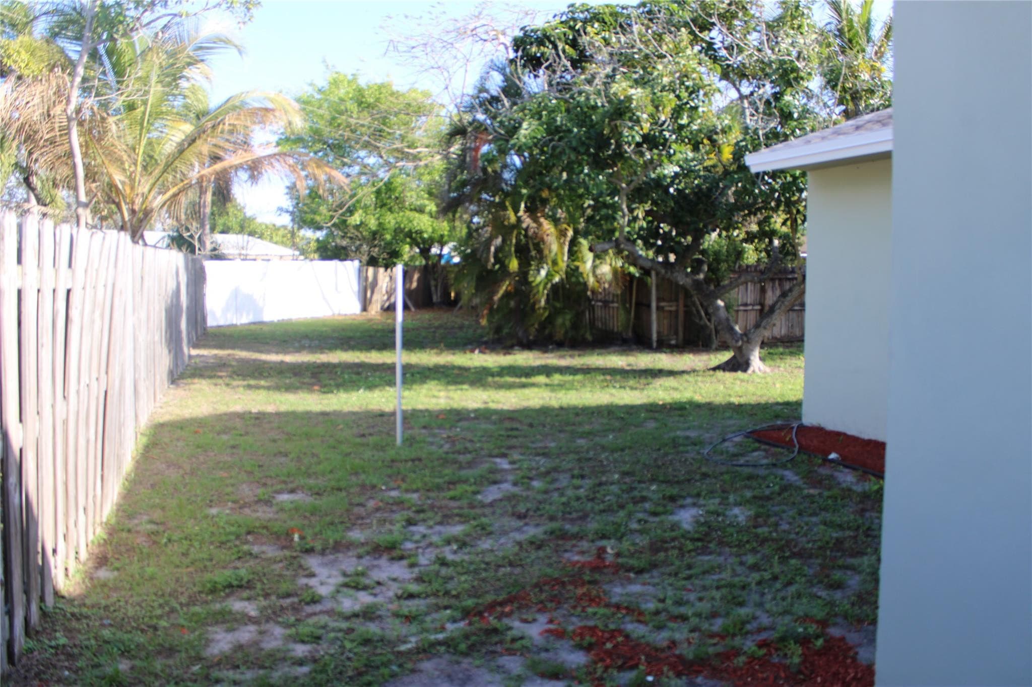 611 SW 1st Avenue, Boynton Beach, FL 33426 — photo 8 of 28