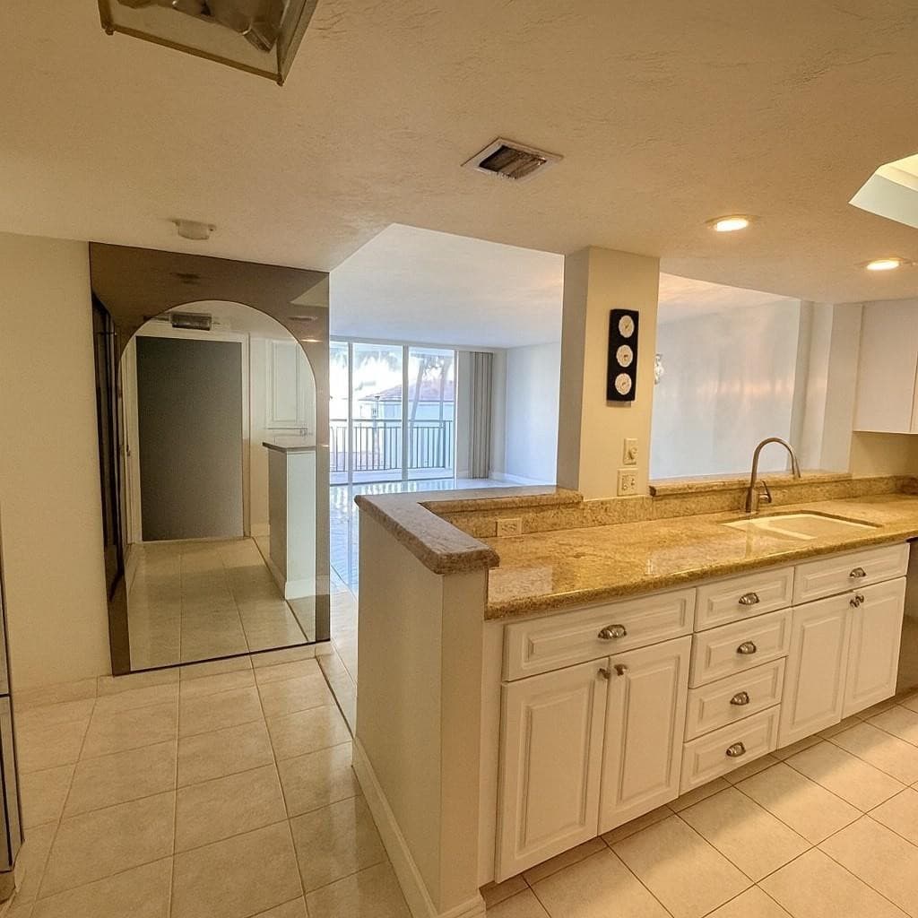 1149 Hillsboro Mile 309, Hillsboro Beach, FL 33062 — photo 4 of 26
