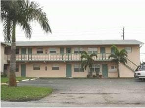 270 NE 40th Street 26, Oakland Park, FL 33334 — photo 1 of 11