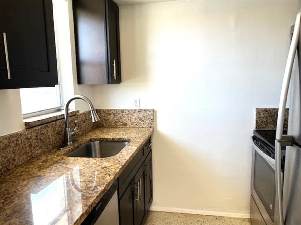 270 NE 40th Street 26, Oakland Park, FL 33334 — photo 5 of 11