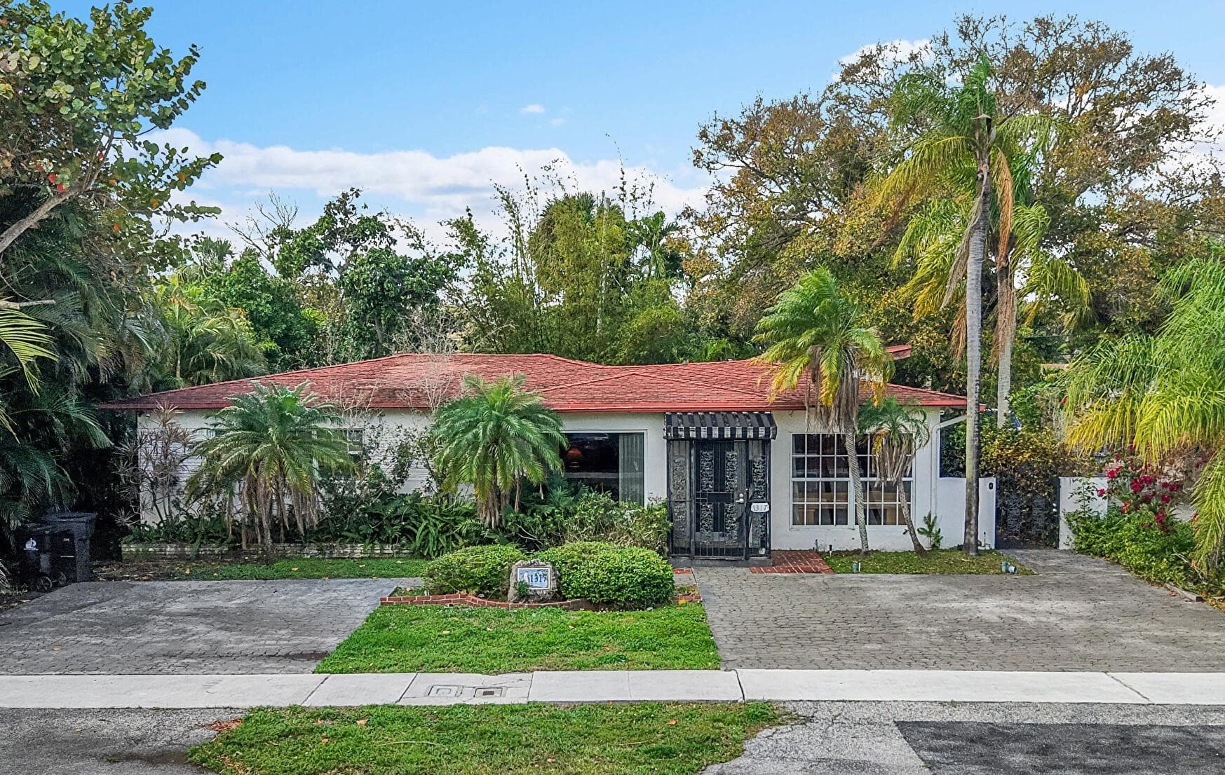 1317 SE 2nd Avenue, Fort Lauderdale, FL 33316 — photo 1 of 26