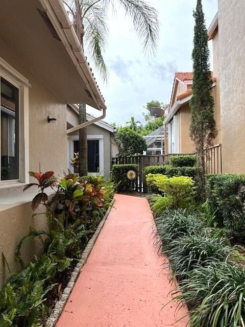 10110 NW 5th Street, Plantation, FL 33324 — photo 3 of 38