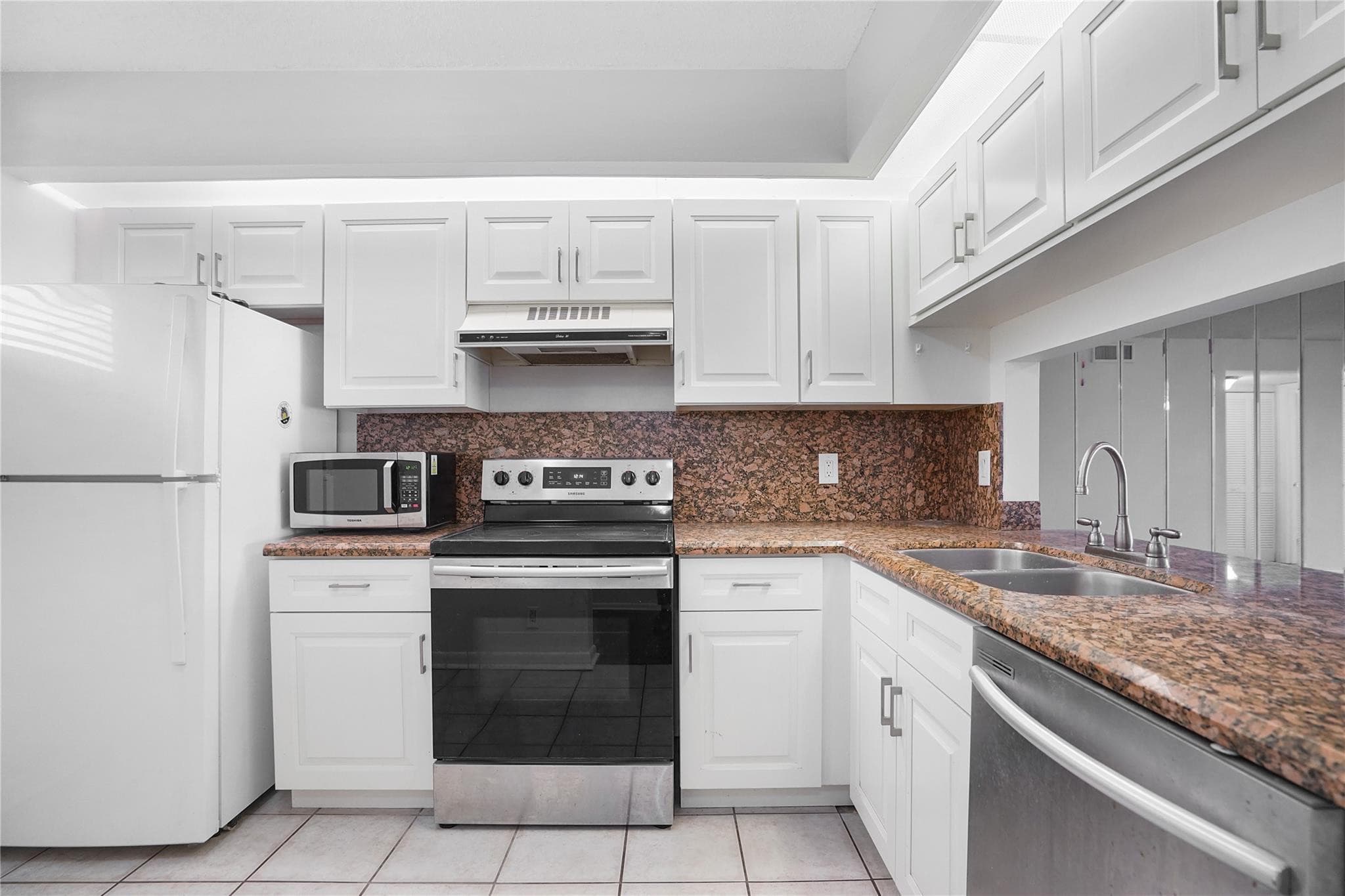 109 Lake Emerald Drive 110, Oakland Park, FL 33309 — photo 5 of 42