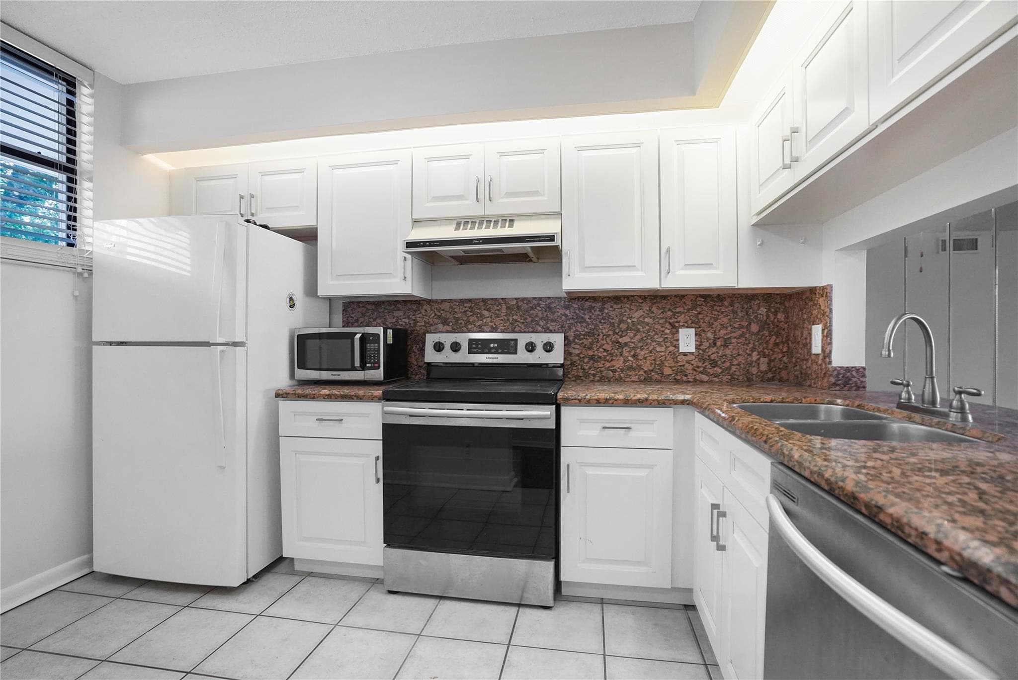 109 Lake Emerald Drive 110, Oakland Park, FL 33309 — photo 6 of 42