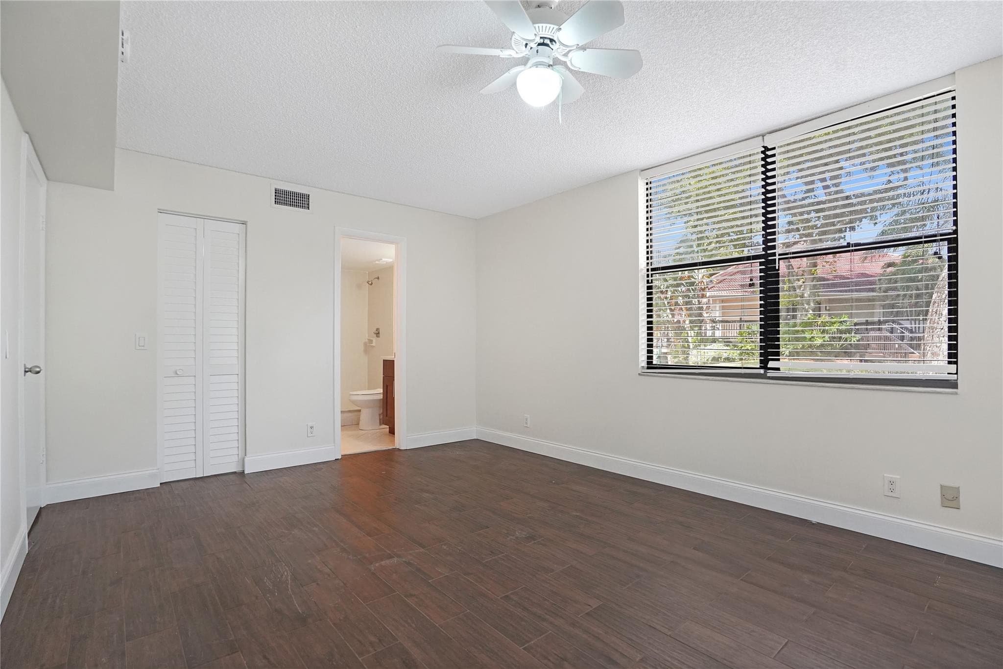 109 Lake Emerald Drive 110, Oakland Park, FL 33309 — photo 18 of 42