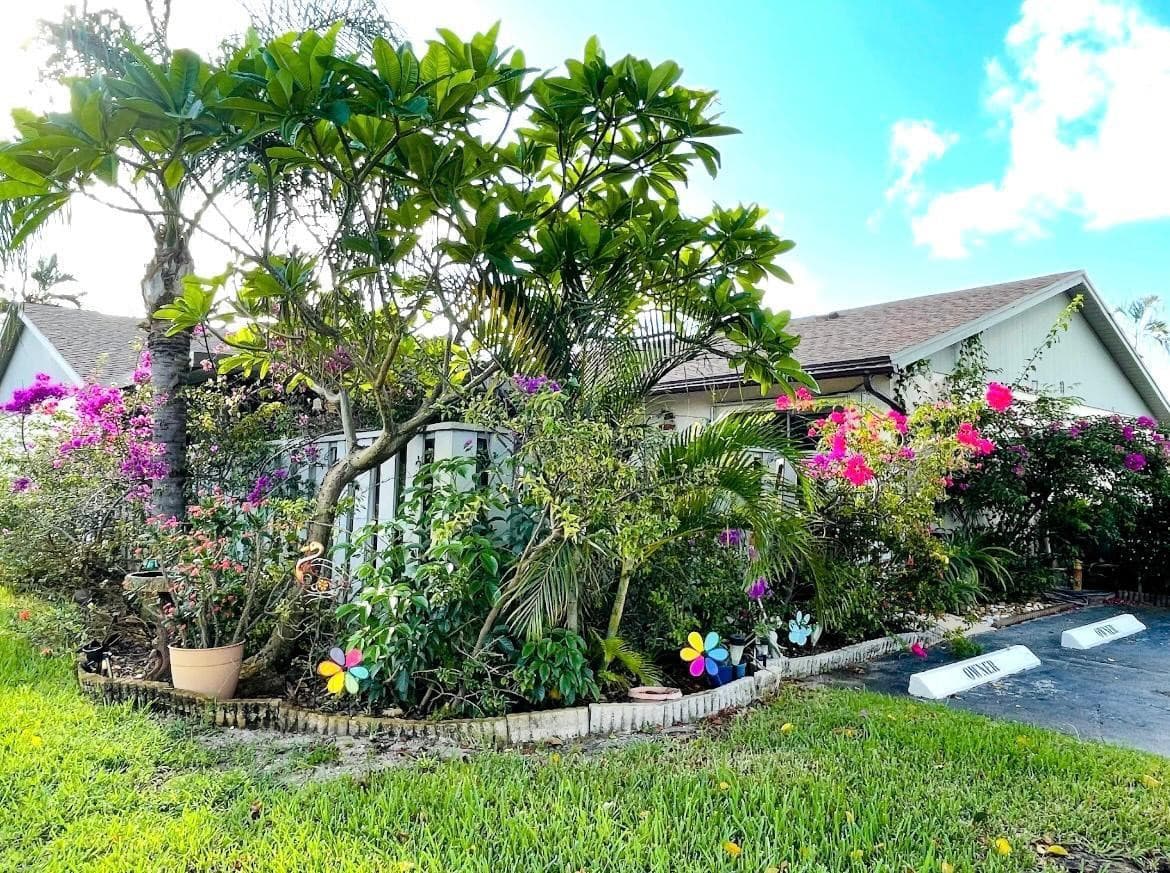 8090 Ambach Way 13-B, Hypoluxo, FL 33462 — photo 1 of 38