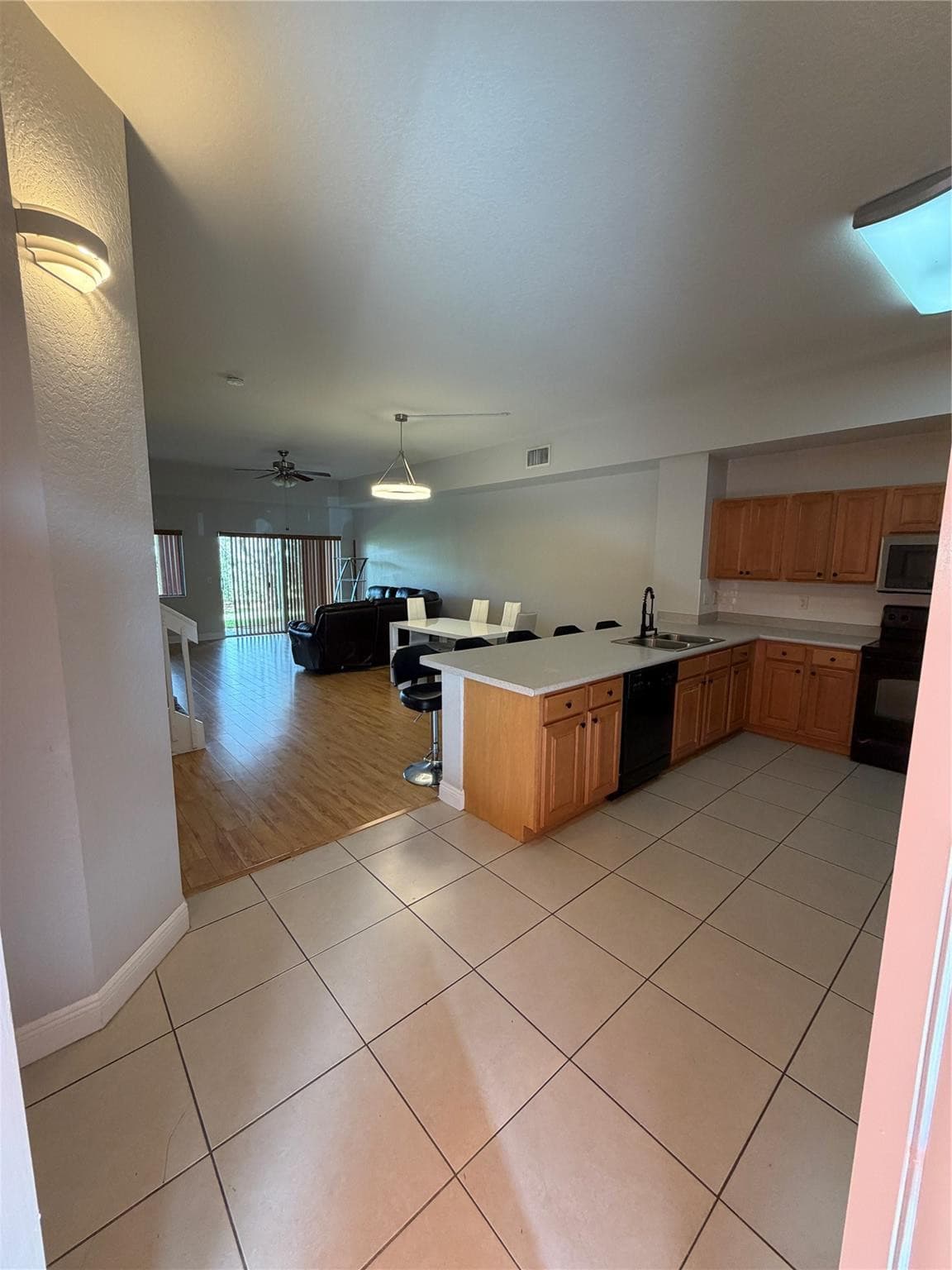 7401 Palomino Drive 117, Hollywood, FL 33024 — photo 4 of 36