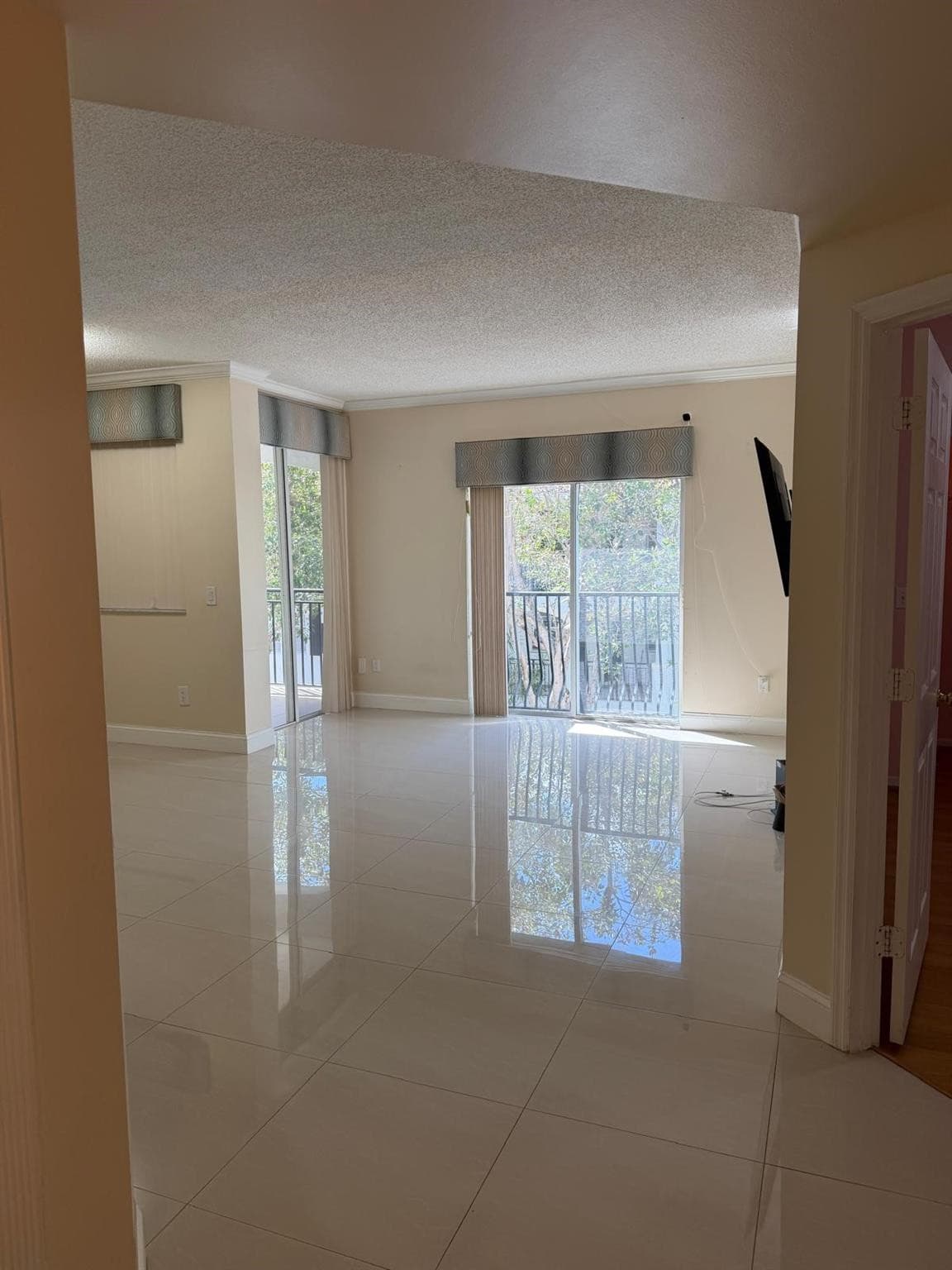 3225 NE 184th Street 10303, Aventura, FL 33160 — photo 11 of 33