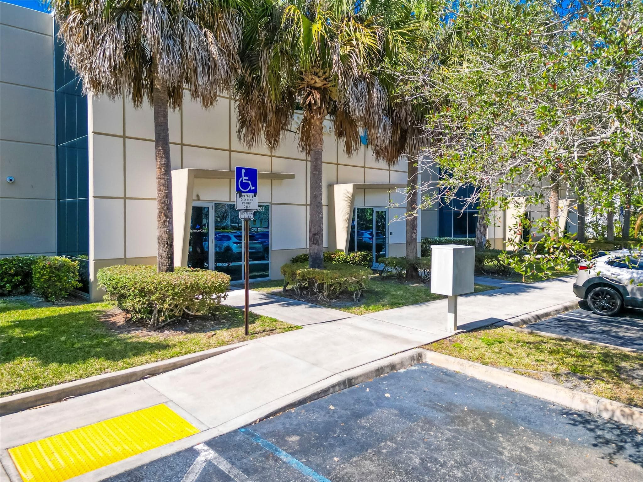 3902-3904 NW 126 Avenue, Coral Springs, FL 33065 — photo 6 of 14