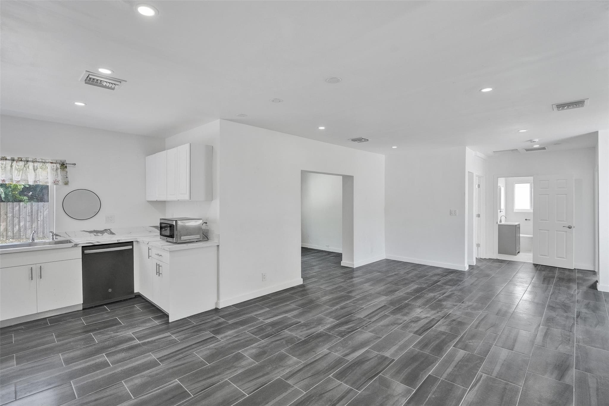 1904 SE 1st Avenue, Fort Lauderdale, FL 33316 — photo 2 of 51